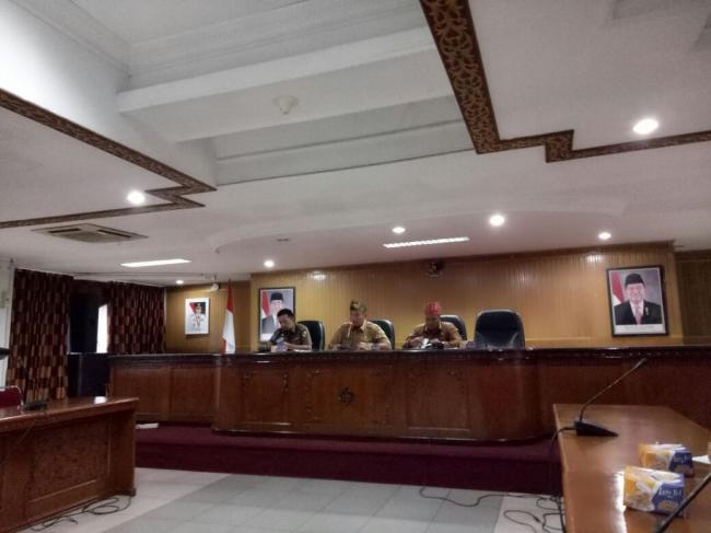 Rapat HUT Kota Pekanbaru Ke 234, Peserta Pakai Tanjak