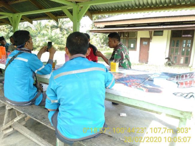 BABINSA RAMIL 12/XIII KOTO KAMPAR SEMANGAT BANGUN KOMSOS DENGAN WARGA