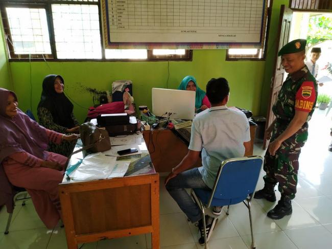DALAM RANGKA MENSUKSESKAN TMMD KE 105 KODIM 0313/KPR BABINSA KOMSOS DENGAN GURU SMUN 