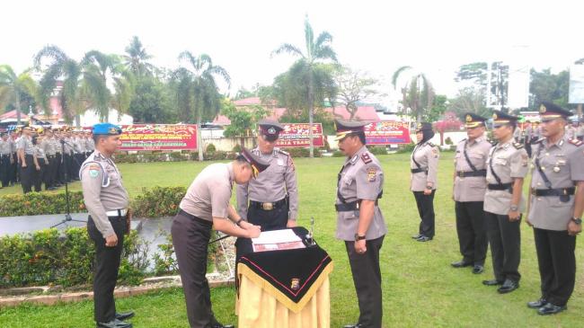 Kapolres Kampar Pimpin Sertijab 3 Pejabat Utama dan 3 Kapolsek Jajaran Polres Kampar 