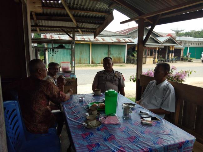 Pererat Silaturahmi, Polsek  Benai Sambangi  Masyarakat Desa Tebing Tinggi Simandolak.