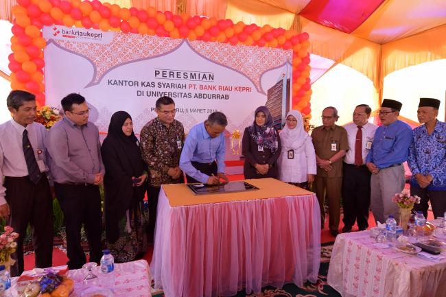 Jaringan Kantor Syariah Bank Riau Kepri Di Universitas Abdurrab Resmi Beroperasi
