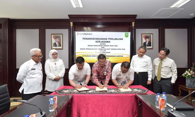 Pemprov Riau Percayakan Sepenuhnya Transaksi Non Tunai Kepada Bank Riau Kepri 