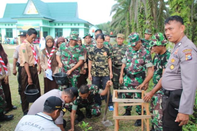 PENGHIJAUAN HARI JUANG TNI - AD TAHUN 2019 KODIM 0313/KPR TANAM POHON 
