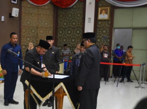 Bupati Kampar Lantik 40 Pejabat Administrator dan Pengawas