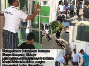 Wakapolresta Pekanbaru Laksanakan Goro Bersihkan Masjid Bersama Warga