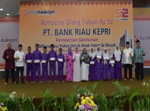 Sempena HUT 52 Bank Riau Kepri Berikan Santunan Kepada 1115 Anak Yatim