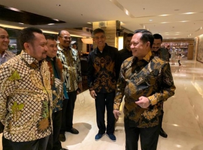 Bertemu Mendagri, Bupati Kampar Usulkan Penambahan Mobil Damkar