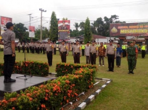 Kapolres Kampar Beri Penghargaan Anggotanya dan Prajurit TNI serta Warga Masyarakat