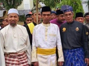 UAS Dapat Gelar Adat, Datuk Seri Ulama Setia Negara Dari LAM Riau