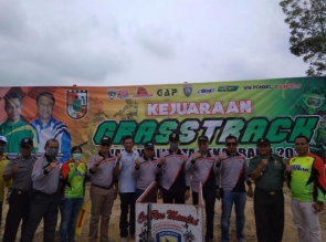 Plt Wali Kota Buka Kejuaraan Grasstrack Walikota Cup 2018 di Sirkuit Sport Center