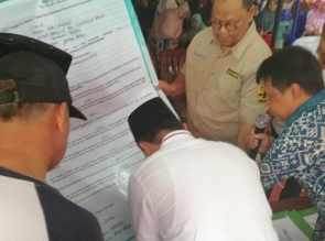  LE - Hardianto Komitmen Menjalankan Program Rp 1 miliar Satu Desa