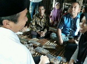 Asrit Bercerita Kepada Syamsuar, Gajinya Sebagai Guru Rp5 Ribu per Hari 