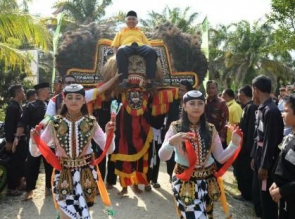 Arsyadjuliandi Rachman di Sambut dengan Kesenian Reog Ponorogo