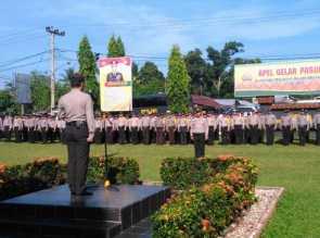 Kapolres Kampar Pimpin Apel Gelar Pasukan untuk Pengamanan Pilkades Serentak 