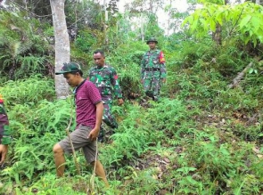TMMD KE 105 KODIM 0313/KPR BABINSA GENCARKAN PATROLI DAN SOSIALISASI ANTISIPASI KARLAHUT 