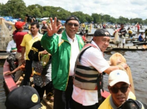 Gubernur dan Bupati Kampar Hadiri Acara Maawuo Danau Bokuok.      