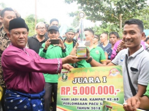 Lubuk Siam Juara Pacu Sampan