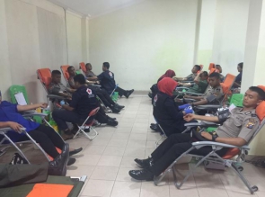 Personil Polresta Pekanbaru Meriahkan HJK Dengan Ikut Mendonor Darah