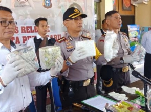 Bawa sabu 8 Kg lebih dalam ban serap Fortuner, warga Dumai diamankan