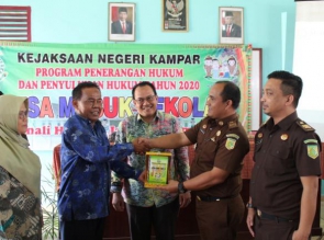 Begini Cara Jaksa di Kampar Meperkenalkan Hukum Kepada Siswa Sekolah