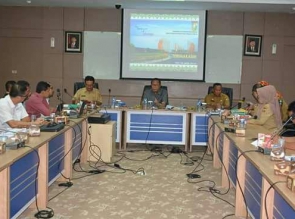 Bupati Kampar â€œSamakan Misi untuk Tingkatkan Ekonomi Kamparâ€