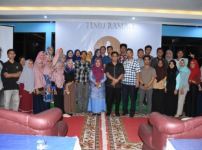 20 Orang Jurnalisme Sastrawi LPM Bahana Mahasiswa kunjungi Kampar