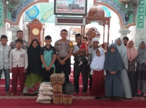 Hut Bayangkara ke 73, Polsek Kampar Santuni Anak Yatim