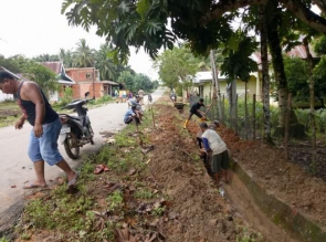 Wujudkan Program Bupati Kampar, Pemerintah Desa Pongkai Adakan Goro Bersihkan Kampung