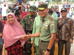 BERSAMA FORKOPIMDA, DANREM 031/WIRABIMA TINJAU KEGITAN BAKTI SOSIAL 