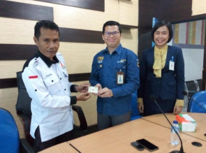 Terima Kartu Elektronik, Pemkab Kampar dukung Pembayaran melalui Kartu Elektronik