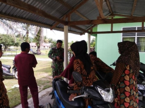 KOMSOS BABINSA KORAMIL 12/XIII KOTO KAMPAR DENGAN STAF KUA
