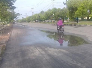 Air Tergenang Di Proyek Overlay Jalan SSK, Dinas PU Dumai Akui Sejumlah Titik Tidak Rata