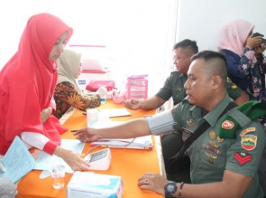 LAKUKAN BHAKTI SOSIAL DONOR DARAH, KODIM 0313/KPR DUKUNG PERESMIAN PUSKESMAS BANGKINANG KOTA