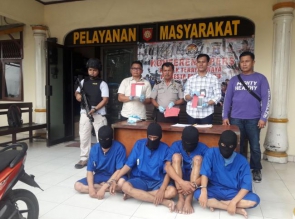 Polsek Tenayan Raya Ungkap 4 Pelaku Jambret 25 TKP