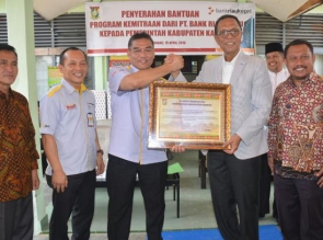 Salurkan CSR, Bank Riau Kepri Serahkan Peralatan Pencetakan KTP Elektronik