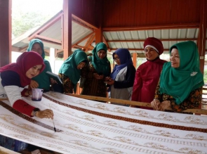 Dekranasda Kampar Belajar Batik Di Rumah Batik Andalan