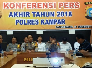 Konferensi Pers Akhir Tahun, Kapolres Kampar Jelaskan Selama 2018 Jumlah Kejahatan Turun