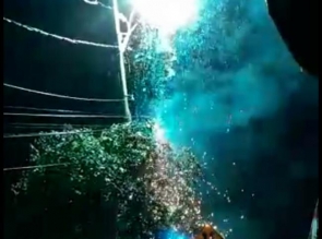 Breaking News, Kabel PLN Terbakar, Warga Kampung Godang Histeris