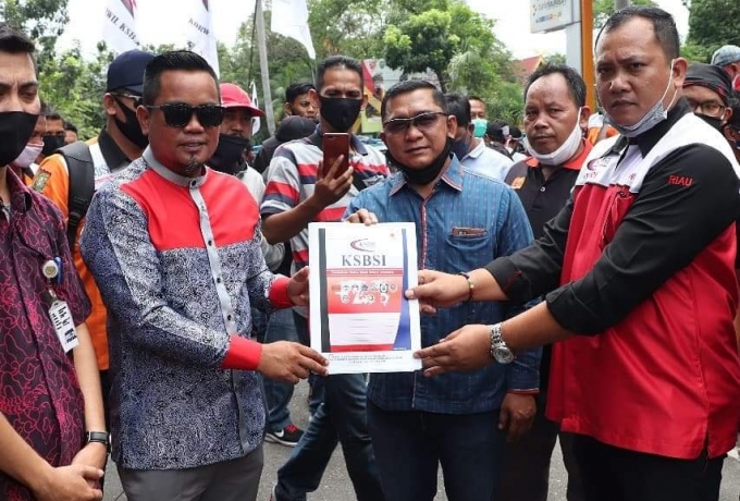 Wakil Ketua DPRD Riau H. Zukri Siap Perjuangkan Kesejahteraan Buruh