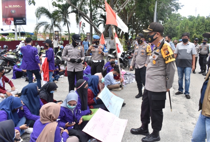 Demo Tolak UU Cipta Kerja di Kampar Berlangsung Tertib, Kapolres Pimpin Langsung Pengamanannya