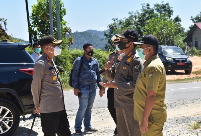 Kapolres Kampar Bersama Dinas Terkait Tinjau Persiapan Pos Cek Point Perbatasan Riau - Sumbar Jelang