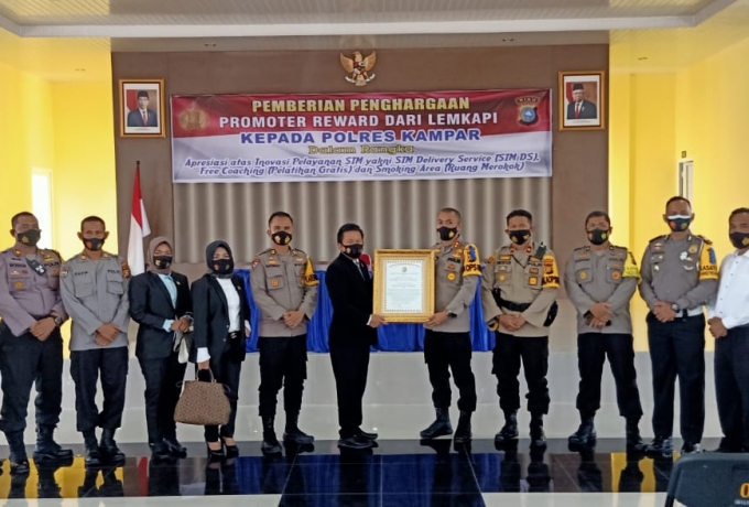 LEMKAPI Anugerahkan Piagam Penghargaan Promoter Reward untuk Polres Kampar