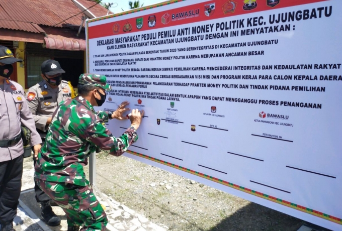 Danramil 08/Tandun Hadiri Deklarasi Masyarakat Peduli Pemilu Anti Money Politic