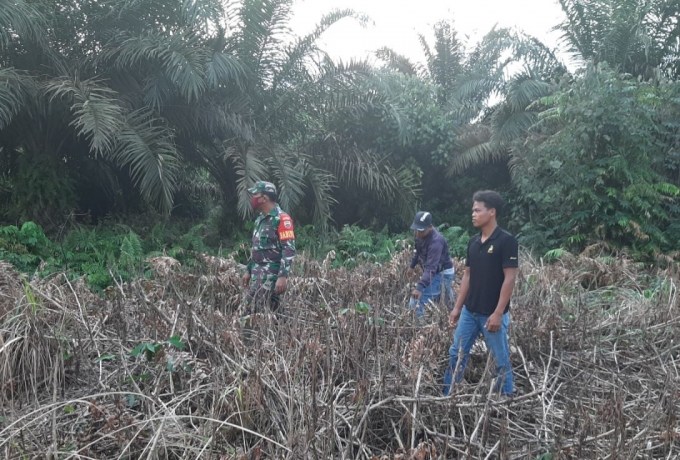 Babinsa Koramil 10/Kunto Darussalam Lakukan Patroli Karlahut