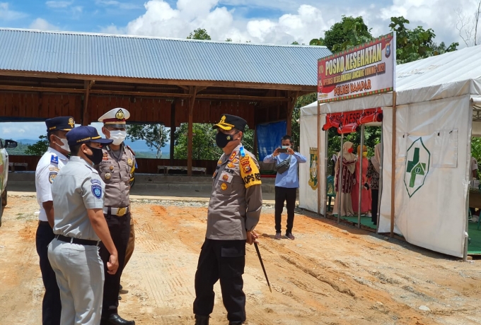 Kapolres Kampar Tinjau Posko Ops Keselamatan LK 2021 di Jalan Lintas Riau - Sumbar Desa Tanjung Alai