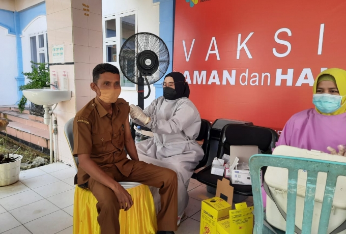 Dinkes Kampar Buka Posko di Halaman Kantor, Kejar Pencapaian Target Akserelasi Vaksinasi