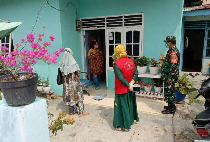 Trecing Contact Terus Dilakukan Babinsa dan Tim Trecer Guna Memutus Mata Rantai Penyebaran Covid-19