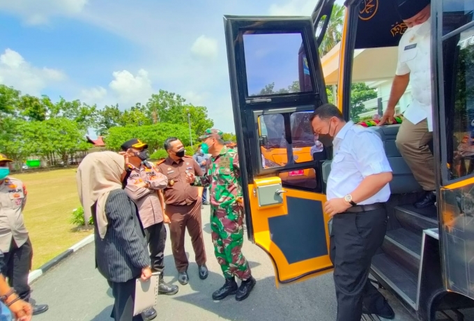 Bupati Kampar Didampingi Forkopimda Lounching Mobil Vaksinasi Keliling 