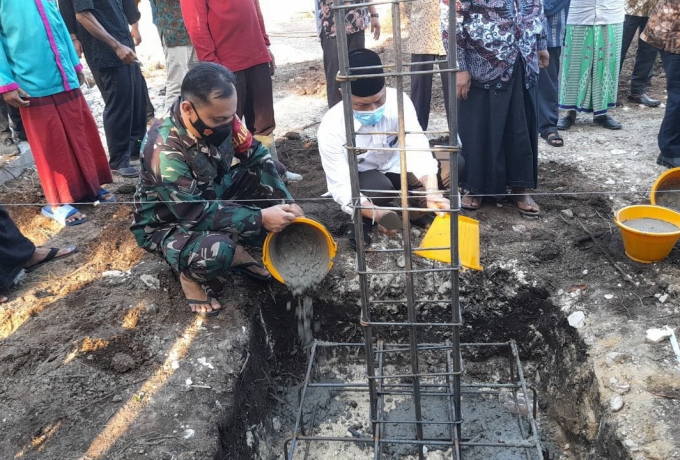 Babinsa Koramil 16/Tapung Hadiri Peletakan Batu Pertama Pembangunan Masjid Baiturrohman